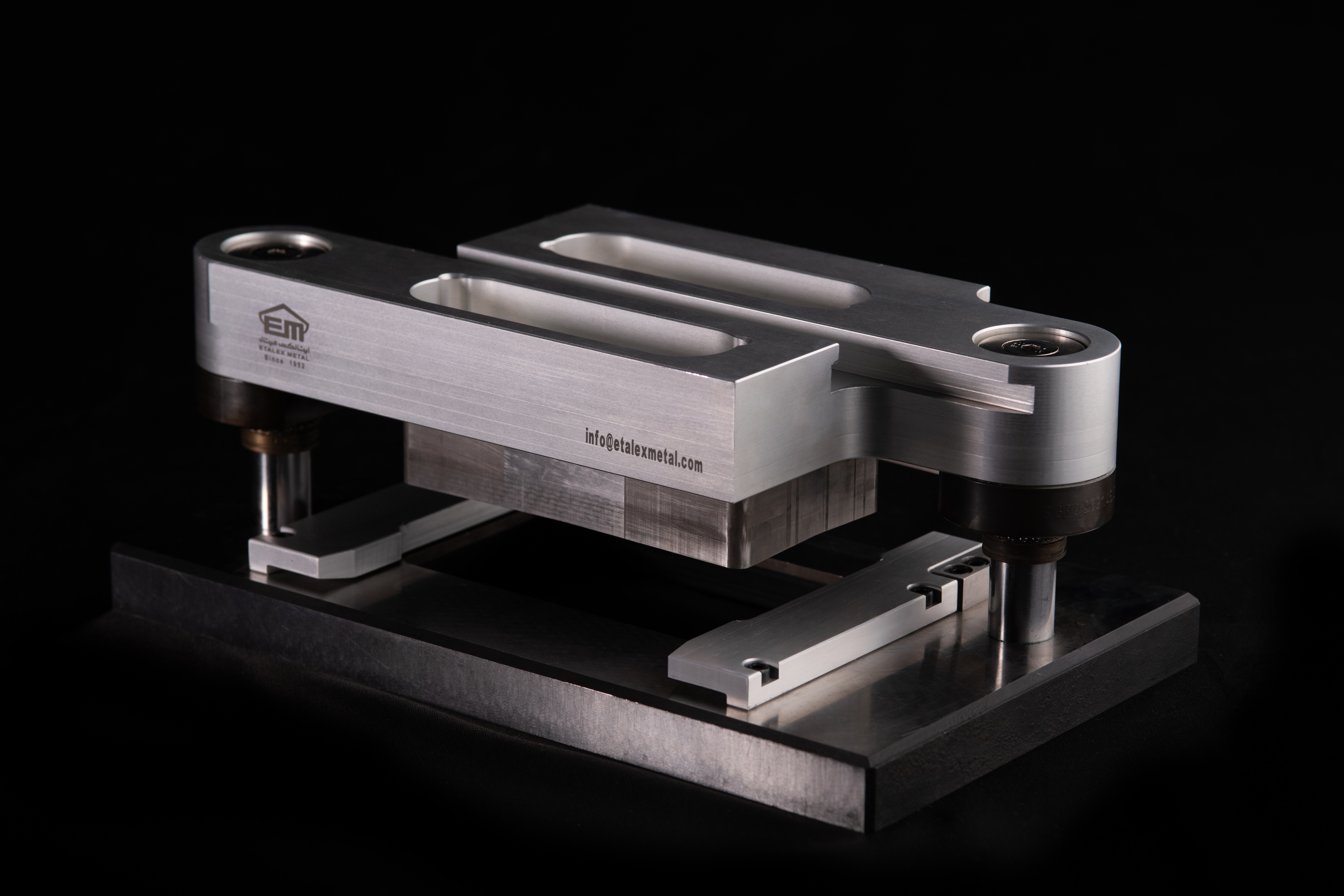Rectangular Die Cutting Tool